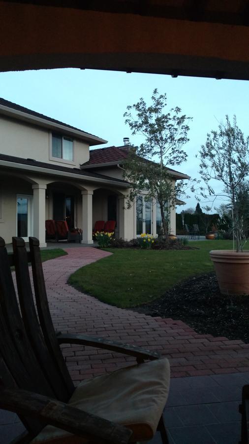 Casale Bed and Breakfast Forest Grove Exteriör bild